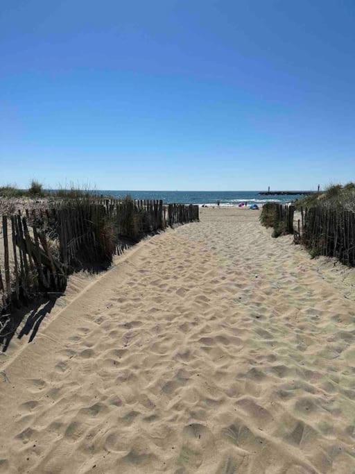 Le Massilhan - A 100M De La Mer Le Castellas Exteriör bild